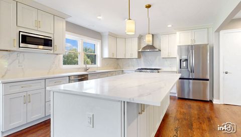 Tiny photo for 124 E Monterey Avenue, Schaumburg, IL 60193 (MLS # 12332029)