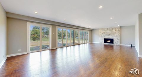 Tiny photo for 124 E Monterey Avenue, Schaumburg, IL 60193 (MLS # 12332029)