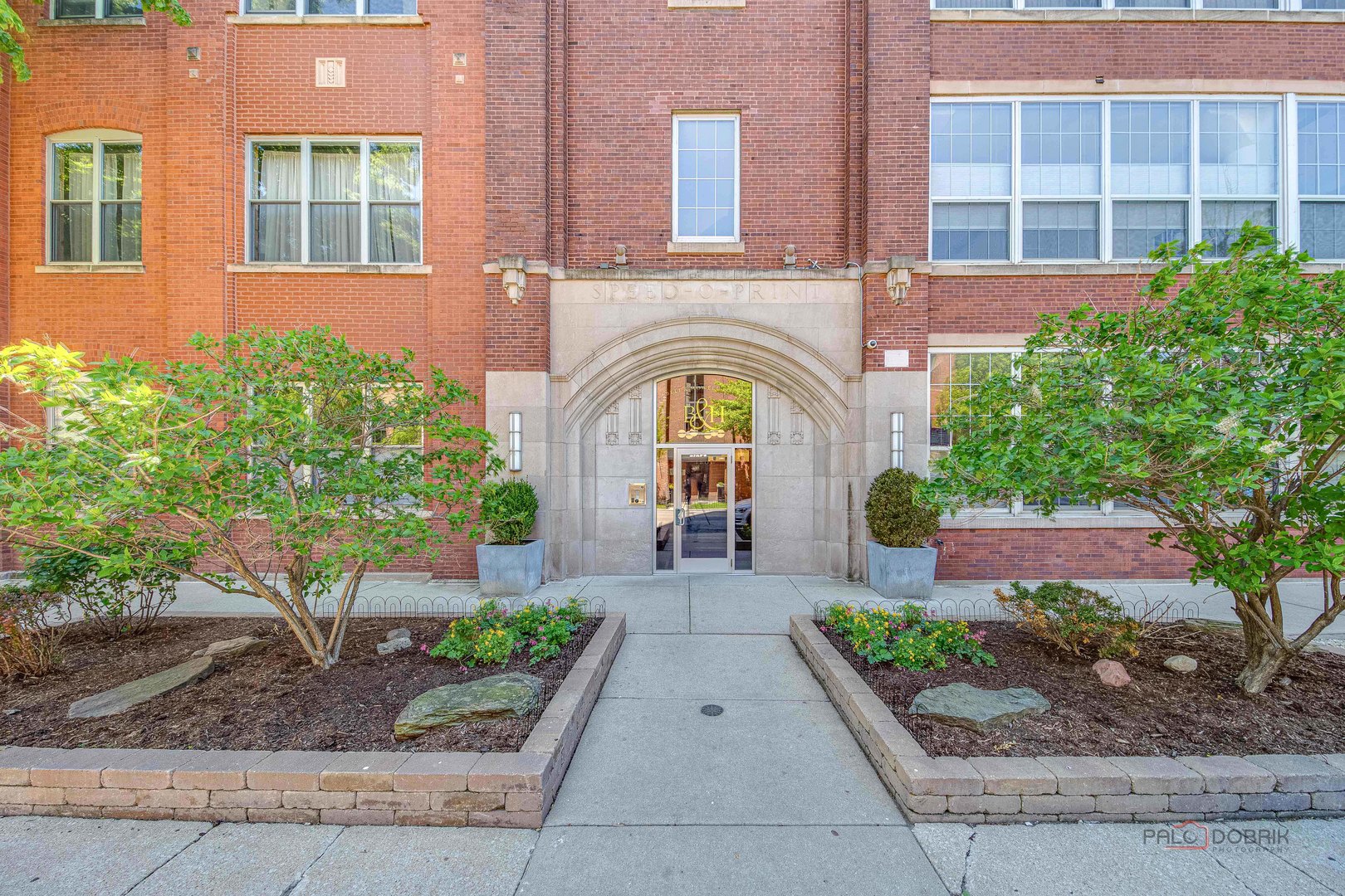 1801 W Larchmont Avenue 305