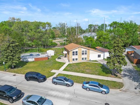 12713 S Escanaba Avenue Chicago IL 60633