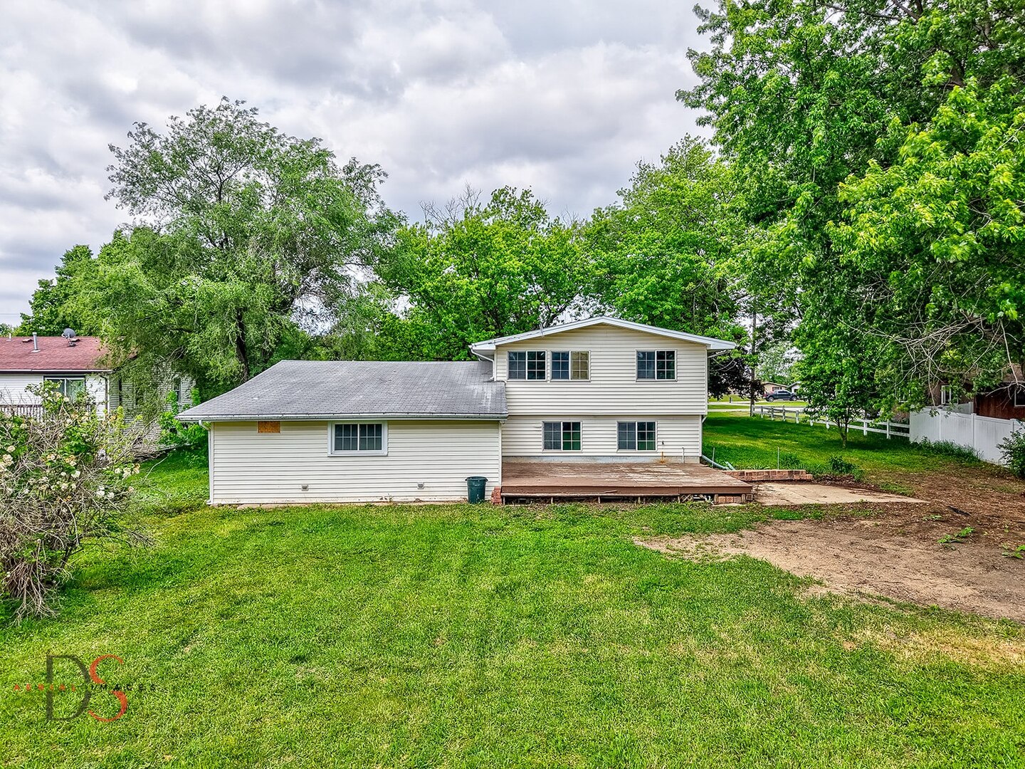 2420 E 2360th Road