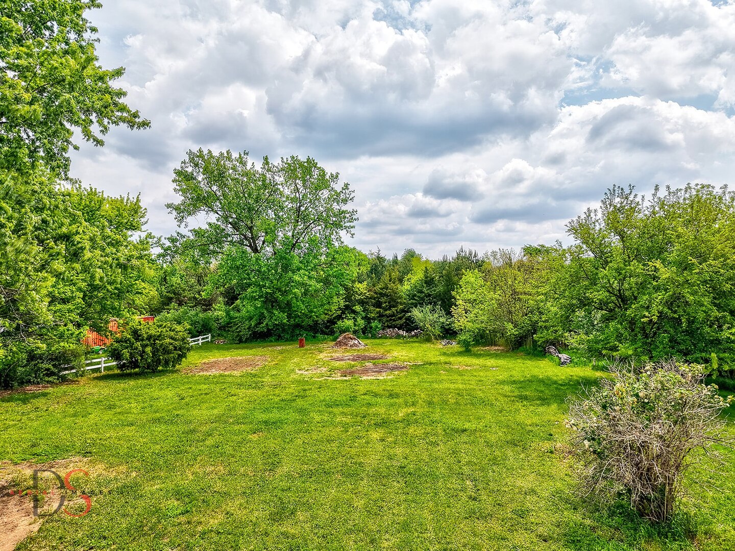 2420 E 2360th Road