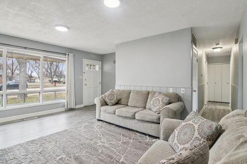 Tiny photo for 1625 Dennison Road, Hoffman Estates, IL 60169 (MLS # 12590293)