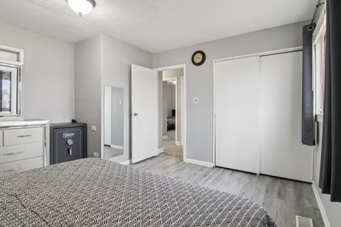 Tiny photo for 1625 Dennison Road, Hoffman Estates, IL 60169 (MLS # 12590293)