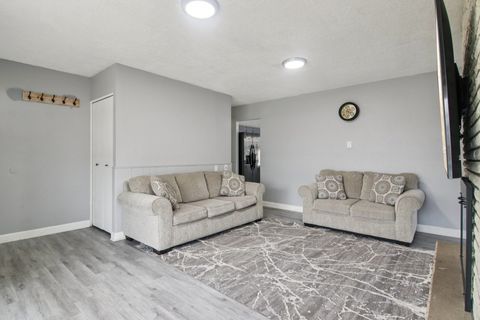 Tiny photo for 1625 Dennison Road, Hoffman Estates, IL 60169 (MLS # 12590293)