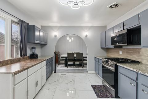 Tiny photo for 1625 Dennison Road, Hoffman Estates, IL 60169 (MLS # 12590293)