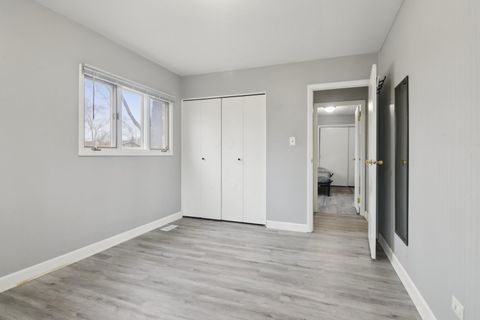 Tiny photo for 1625 Dennison Road, Hoffman Estates, IL 60169 (MLS # 12590293)