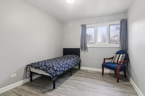 Tiny photo for 1625 Dennison Road, Hoffman Estates, IL 60169 (MLS # 12590293)