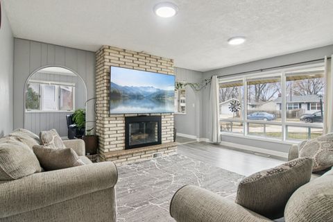 Tiny photo for 1625 Dennison Road, Hoffman Estates, IL 60169 (MLS # 12590293)