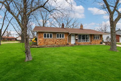Tiny photo for 1625 Dennison Road, Hoffman Estates, IL 60169 (MLS # 12590293)