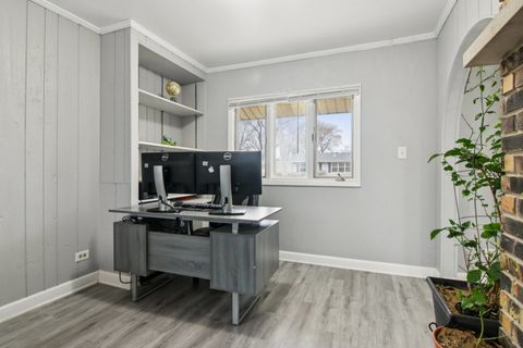 Tiny photo for 1625 Dennison Road, Hoffman Estates, IL 60169 (MLS # 12590293)