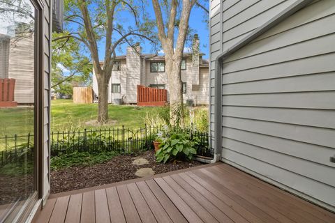 Tiny photo for 139 Windsor Drive #123, Vernon Hills, IL 60061 (MLS # 12465203)
