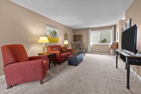 Tiny photo for 139 Windsor Drive #123, Vernon Hills, IL 60061 (MLS # 12465203)