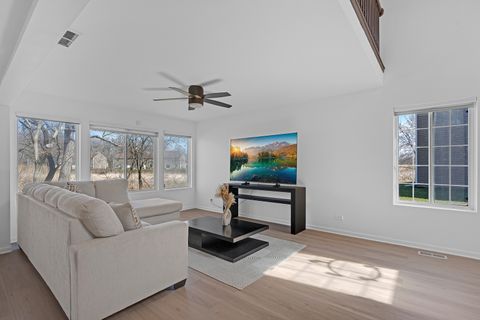 Tiny photo for 377 Locksley Drive, Streamwood, IL 60107 (MLS # 12614486)