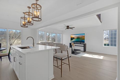 Tiny photo for 377 Locksley Drive, Streamwood, IL 60107 (MLS # 12614486)