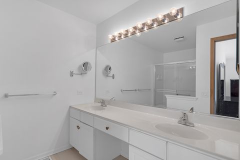 Tiny photo for 377 Locksley Drive, Streamwood, IL 60107 (MLS # 12614486)