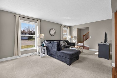 Tiny photo for 3925 TANGLEFOOT Court, Bettendorf, IA 52722 (MLS # 12549213)