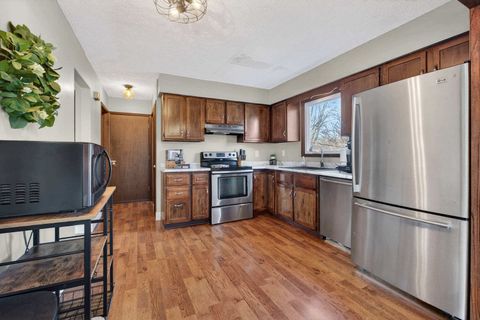 Tiny photo for 3925 TANGLEFOOT Court, Bettendorf, IA 52722 (MLS # 12549213)
