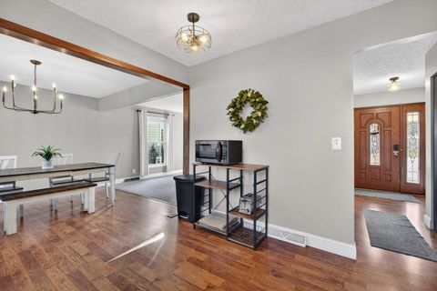 Tiny photo for 3925 TANGLEFOOT Court, Bettendorf, IA 52722 (MLS # 12549213)