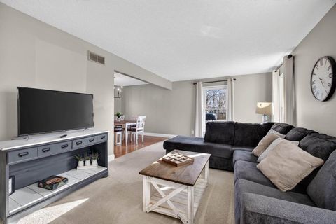 Tiny photo for 3925 TANGLEFOOT Court, Bettendorf, IA 52722 (MLS # 12549213)