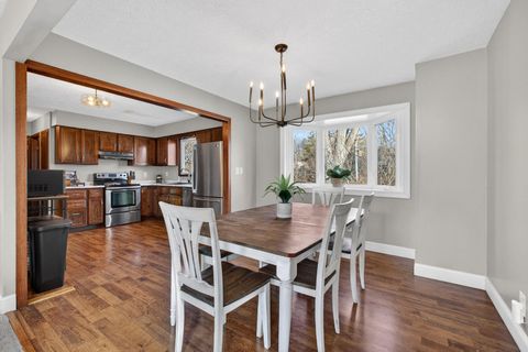 Tiny photo for 3925 TANGLEFOOT Court, Bettendorf, IA 52722 (MLS # 12549213)