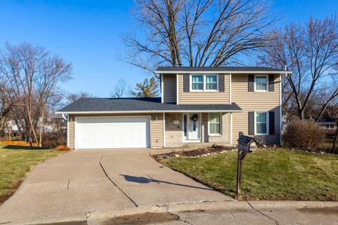Tiny photo for 3925 TANGLEFOOT Court, Bettendorf, IA 52722 (MLS # 12549213)