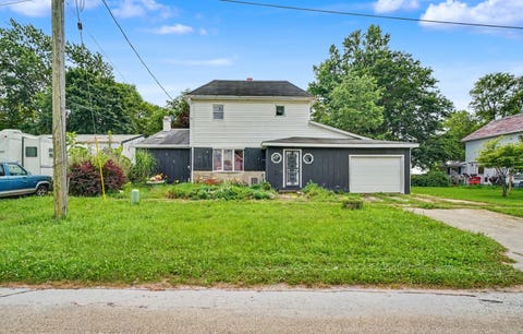 Tiny photo for 105 W Maple Street, Roberts, IL 60962 (MLS # 12702494)