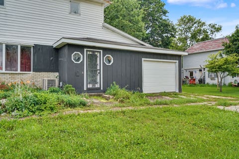 Tiny photo for 105 W Maple Street, Roberts, IL 60962 (MLS # 12702494)