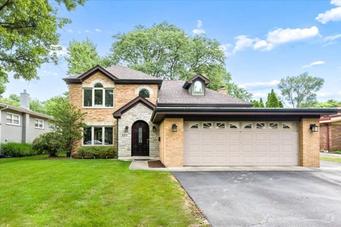 Tiny photo for 226 SUNSET Drive, Wilmette, IL 60091 (MLS # 12737116)
