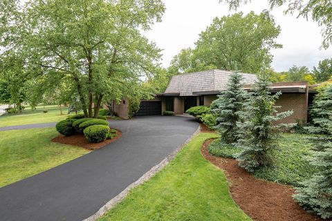 Photo of 8100 S Park Avenue, Burr Ridge, IL 60527 (MLS # 12655758)