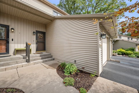 Tiny photo for 2809 12th Avenue #402, Rock Island, IL 61201 (MLS # 12760312)