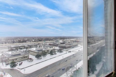 Tiny photo for 40 N Tower Road #16N, Oak Brook, IL 60523 (MLS # 12617054)