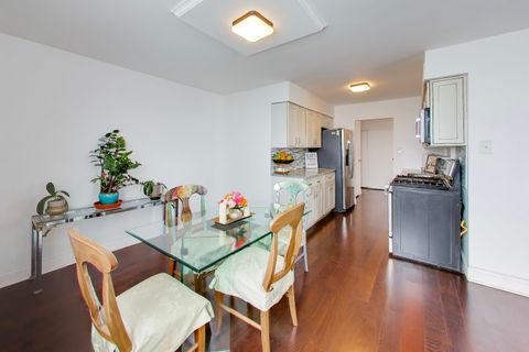Tiny photo for 40 N Tower Road #16N, Oak Brook, IL 60523 (MLS # 12617054)