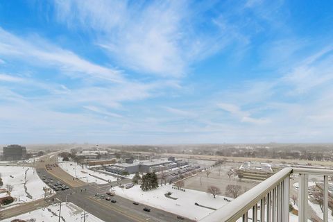 Tiny photo for 40 N Tower Road #16N, Oak Brook, IL 60523 (MLS # 12617054)