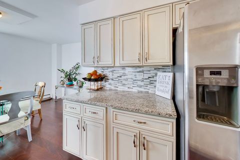 Tiny photo for 40 N Tower Road #16N, Oak Brook, IL 60523 (MLS # 12617054)