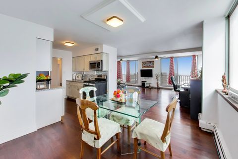 Tiny photo for 40 N Tower Road #16N, Oak Brook, IL 60523 (MLS # 12617054)