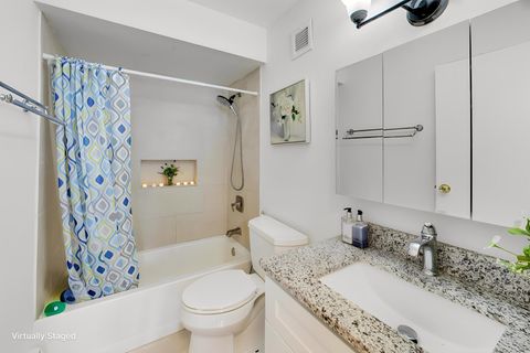 Tiny photo for 40 N Tower Road #16N, Oak Brook, IL 60523 (MLS # 12617054)