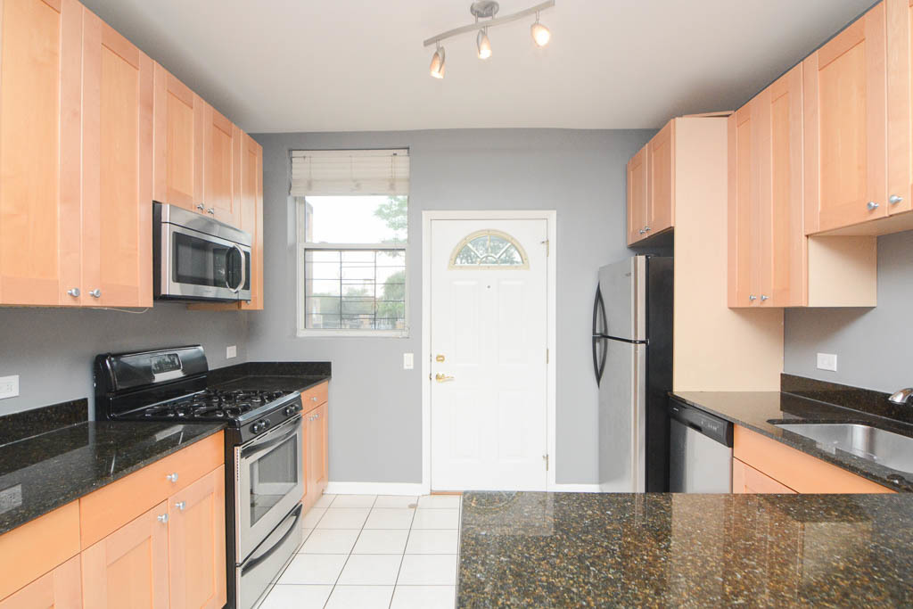 1421 W JONQUIL Terrace 3
