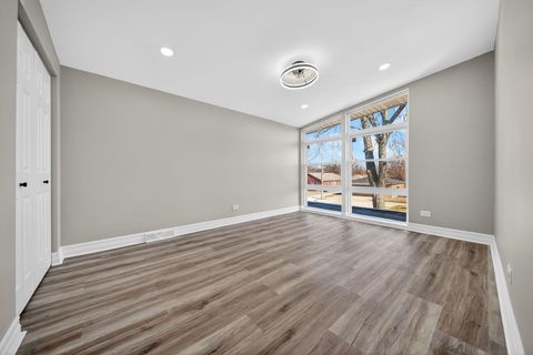 Tiny photo for 14940 Oak Street, Dolton, IL 60419 (MLS # 12604444)