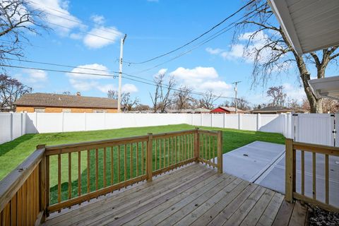 Tiny photo for 14940 Oak Street, Dolton, IL 60419 (MLS # 12604444)