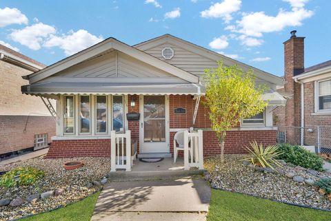 Photo of 5611 S Monitor Avenue, Chicago, IL 60638 (MLS # 12511514)