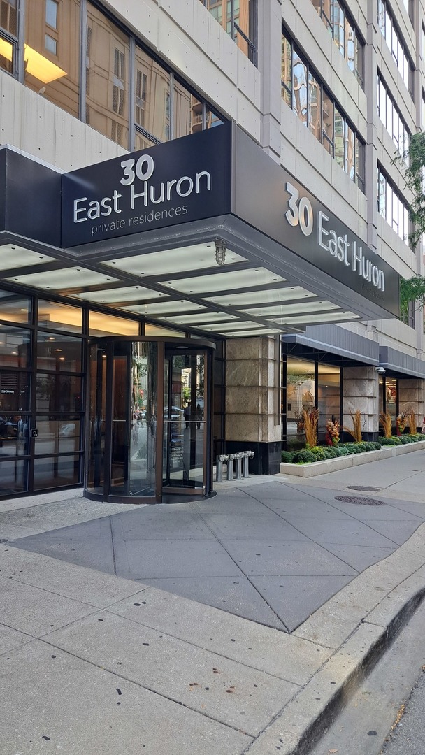 30 E Huron Street 5510