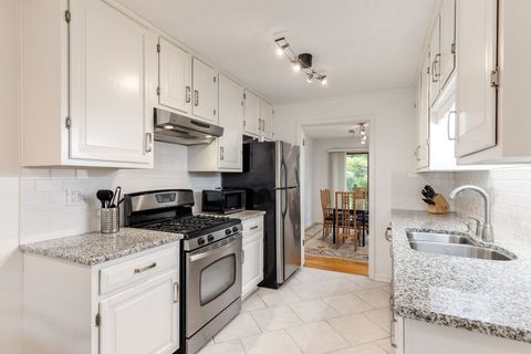 Tiny photo for 19W074 Avenue Barbizon, Oak Brook, IL 60523 (MLS # 12494745)