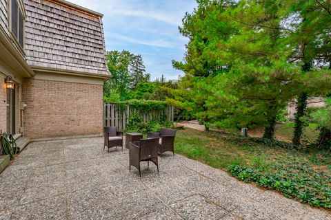 Tiny photo for 19W074 Avenue Barbizon, Oak Brook, IL 60523 (MLS # 12494745)
