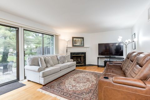 Tiny photo for 19W074 Avenue Barbizon, Oak Brook, IL 60523 (MLS # 12494745)