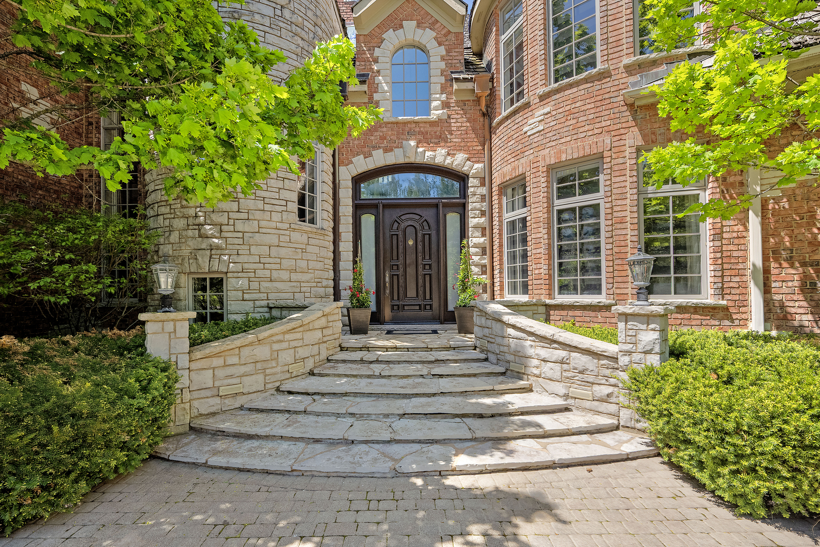 1890 Robinwood Lane