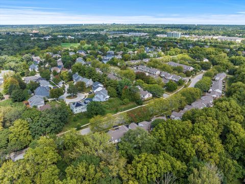 Tiny photo for 23W501 Green Trails Drive, Naperville, IL 60540 (MLS # 12481095)