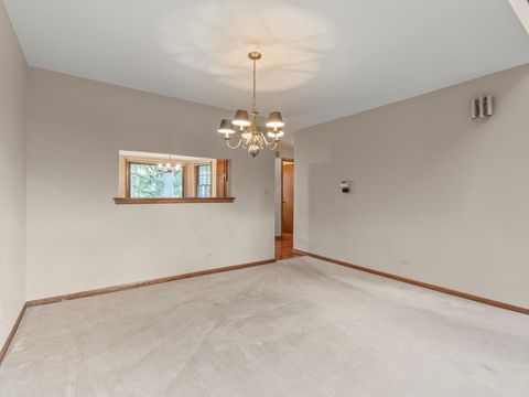 Tiny photo for 23W501 Green Trails Drive, Naperville, IL 60540 (MLS # 12481095)