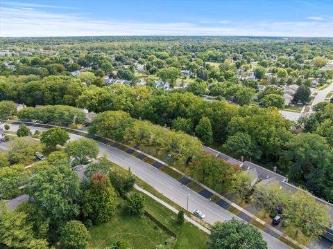 Tiny photo for 23W501 Green Trails Drive, Naperville, IL 60540 (MLS # 12481095)