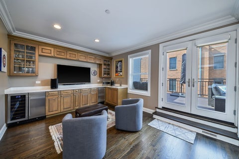 Tiny photo for 460 Pennsylvania Avenue #B, Glen Ellyn, IL 60137 (MLS # 12736673)